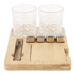 SET PARA WHISKY DE BAMBÚ, VIDRIO Y ACERO INOXIDABLE CHICAGO A3033 ÚNICO (ACCESORIOS: BAMBÚ / ACERO INOXIDABLE / CRISTAL // ESTUCHE: CARTÓN / A3033.28 /  ARTICULOS PROMOCIONALES)