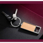 LLAVERO BRONTE BEIGE M 7370 BE (MADERA / METAL) - Image 4