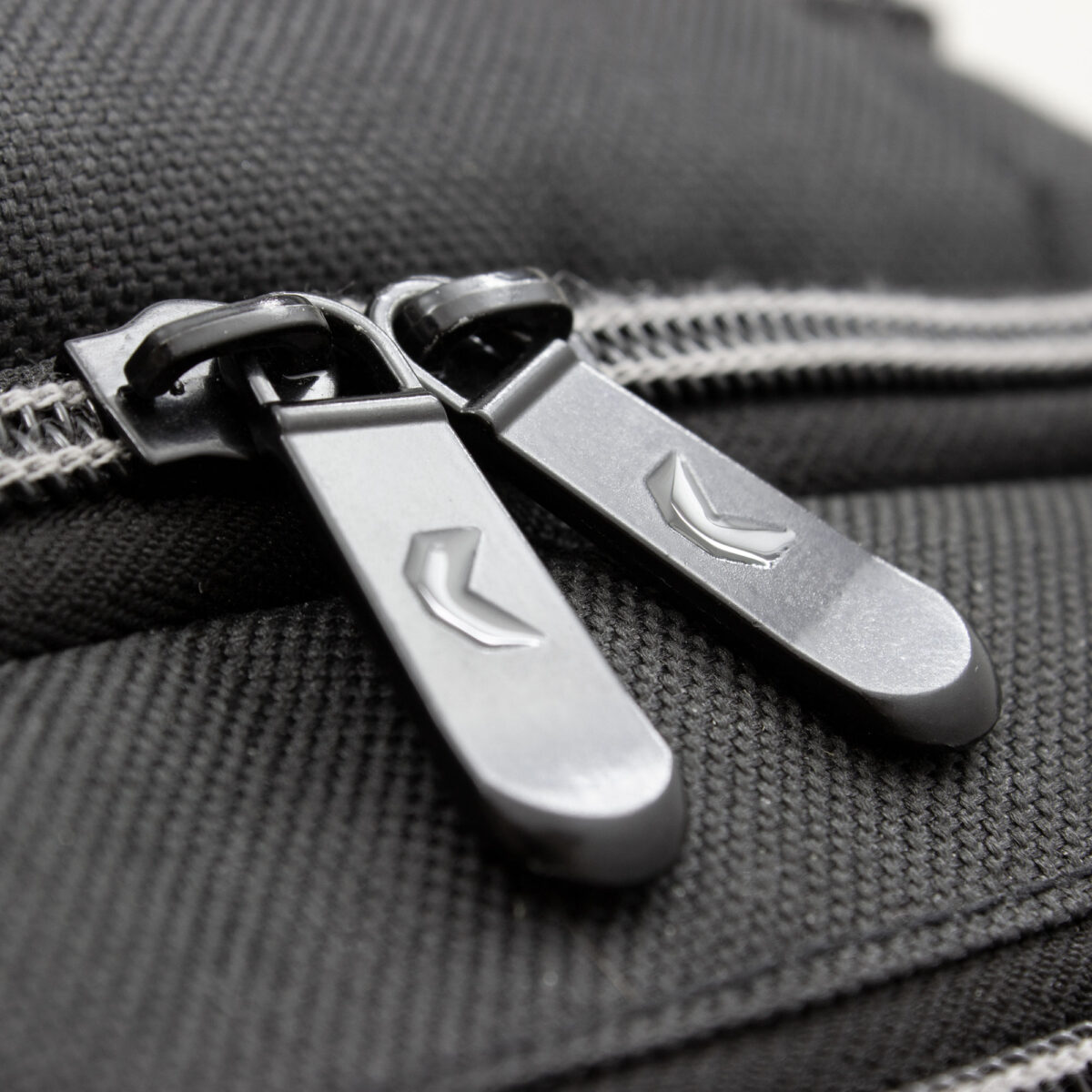 MOCHILA "TRANSLATE" (K8 NEGRO) - Image 11