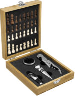 SET DE VINO CON JUEGO DE AJEDREZ "CHESSY" (T667 MADERA)