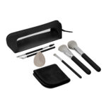 DAM 066 N - SET DE BROCHAS ROMINA NEGRO (NEGRO / CURPIEL Y PVC ESTUCHE / MADERA, ALUMINIO Y NAILON BROCHAS / POLIESTER TOALLA / LATEX ESPONJA) - Image 3