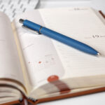 RQ 025 A - BOLÍGRAFO RUCHKA AZUL (AZUL / ALUMINIO) - Image 4