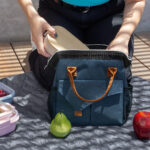 SIN 982 A - HIELERA NIKOLAI AZUL (AZUL / POLIESTER / ACETATO DE VINILO DE POLIETILENO / METAL) - Image 3